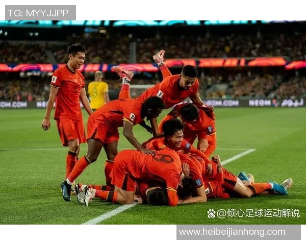 当足球明星与偶像的奇妙邂逅揭开了梦想与激情交织的传奇篇章