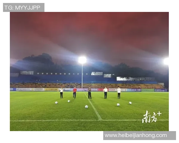 足球明星与主持人携手共创精彩赛事盛典引发热议与关注