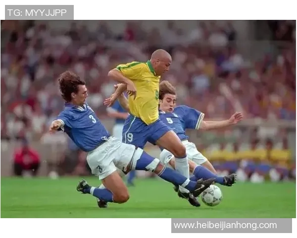 足球明星与球员偶遇精彩瞬间回顾及名单整理 足球明星与球员偶遇精彩瞬间回顾及名单整理